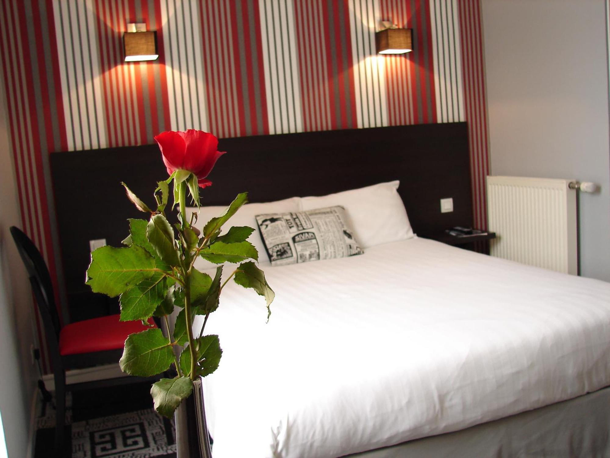 Hotel Le Charleston Льо Ман Екстериор снимка